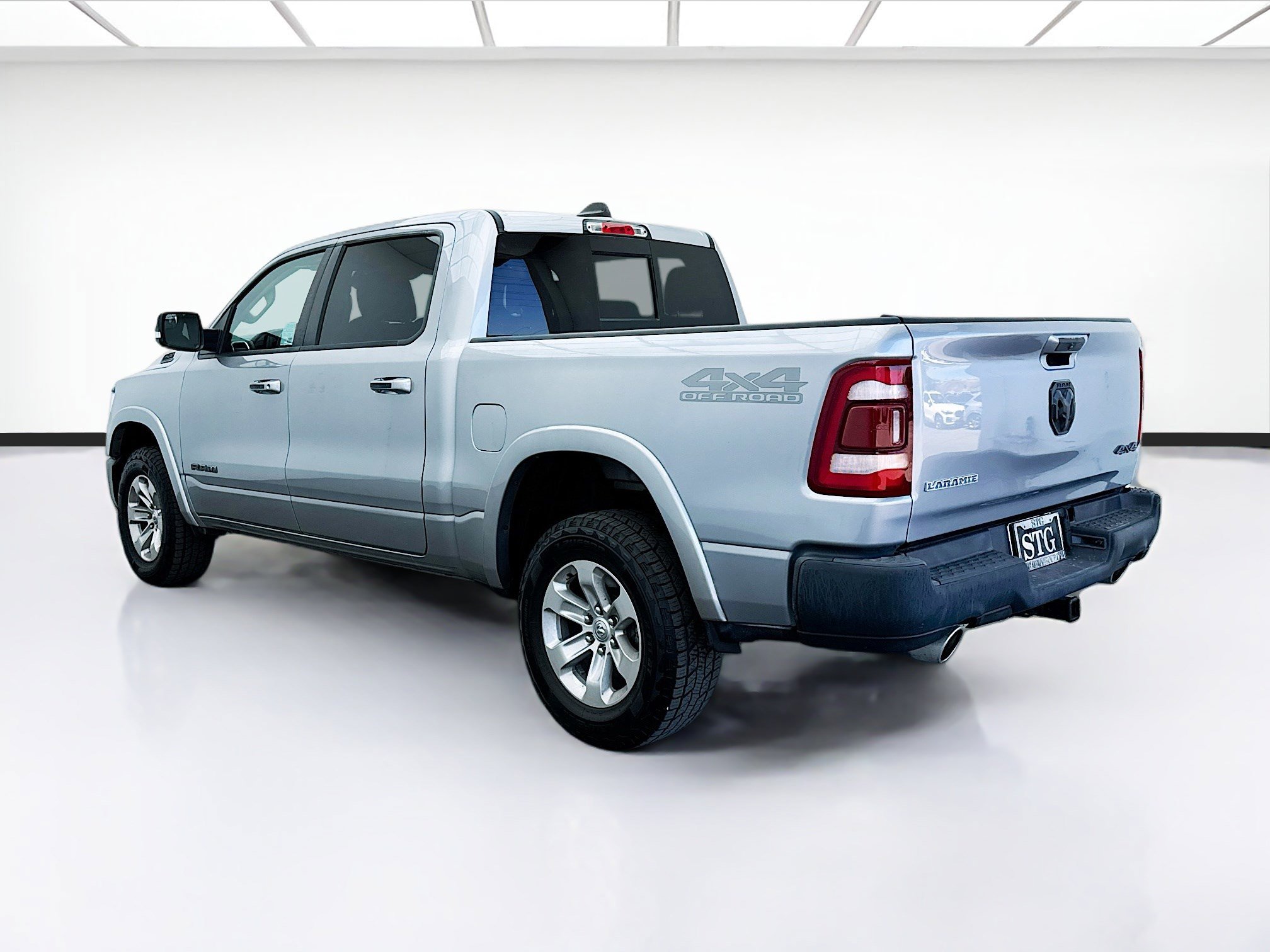 Used 2021 RAM 1500 Laramie w/ Off Road Group AWD/4WD image 6