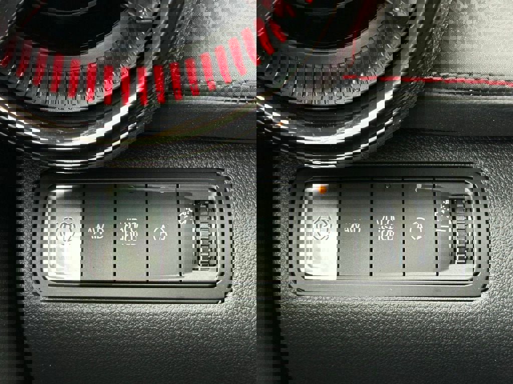 New 2026 Chevrolet Equinox RS w/ Convenience Package III image 18