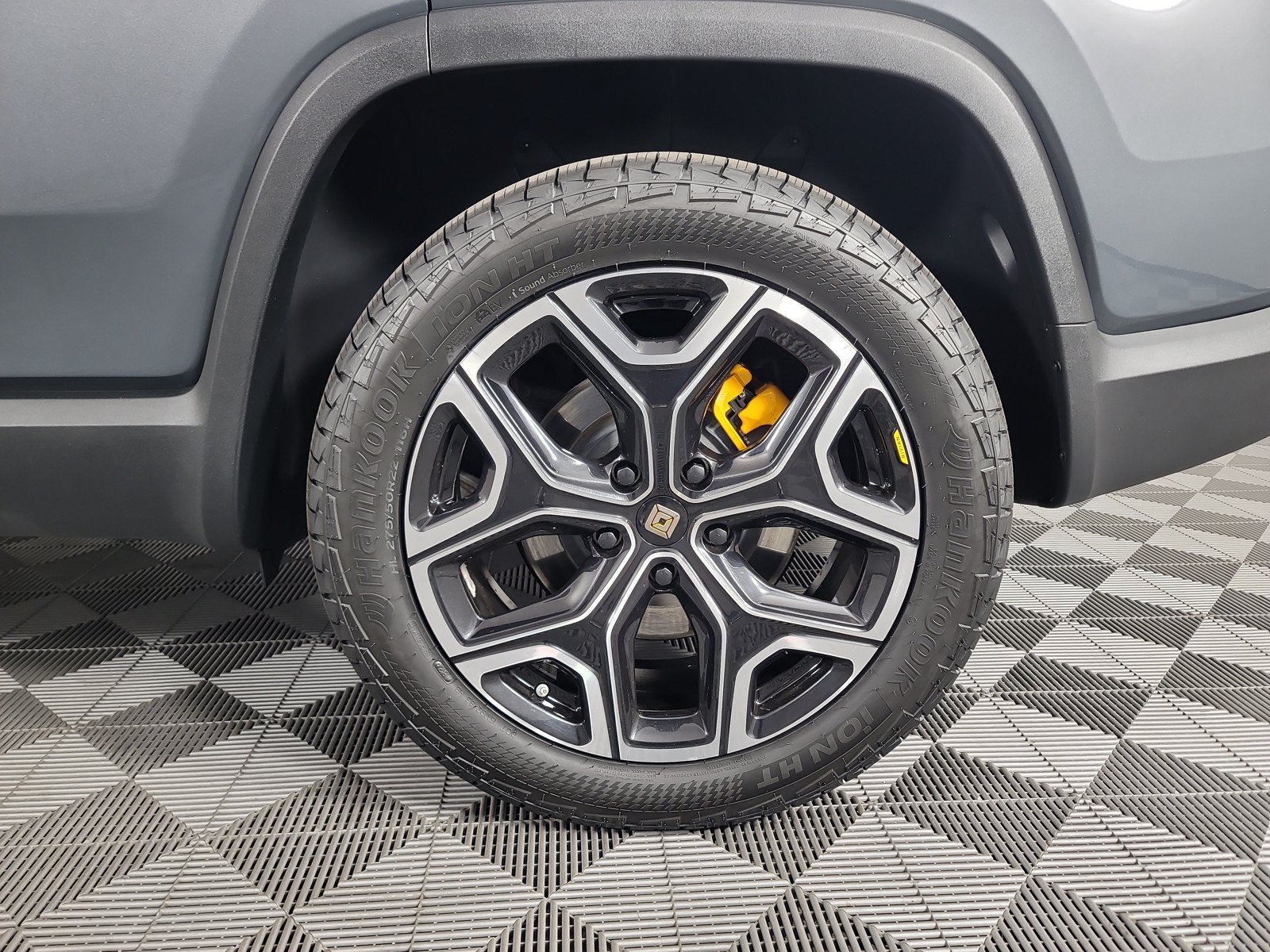 Used 2022 Rivian R1S Launch Edition AWD/4WD image 10