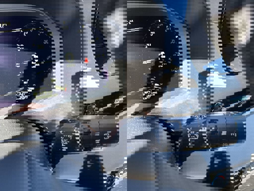 New 2025 Mitsubishi Outlander SE image 23