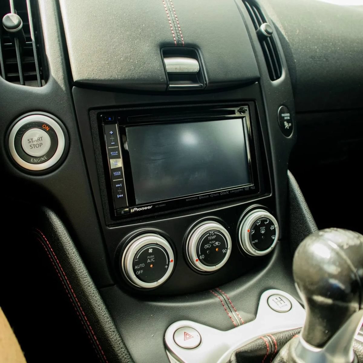 Used 2009 Nissan 370Z NISMO RWD image 28