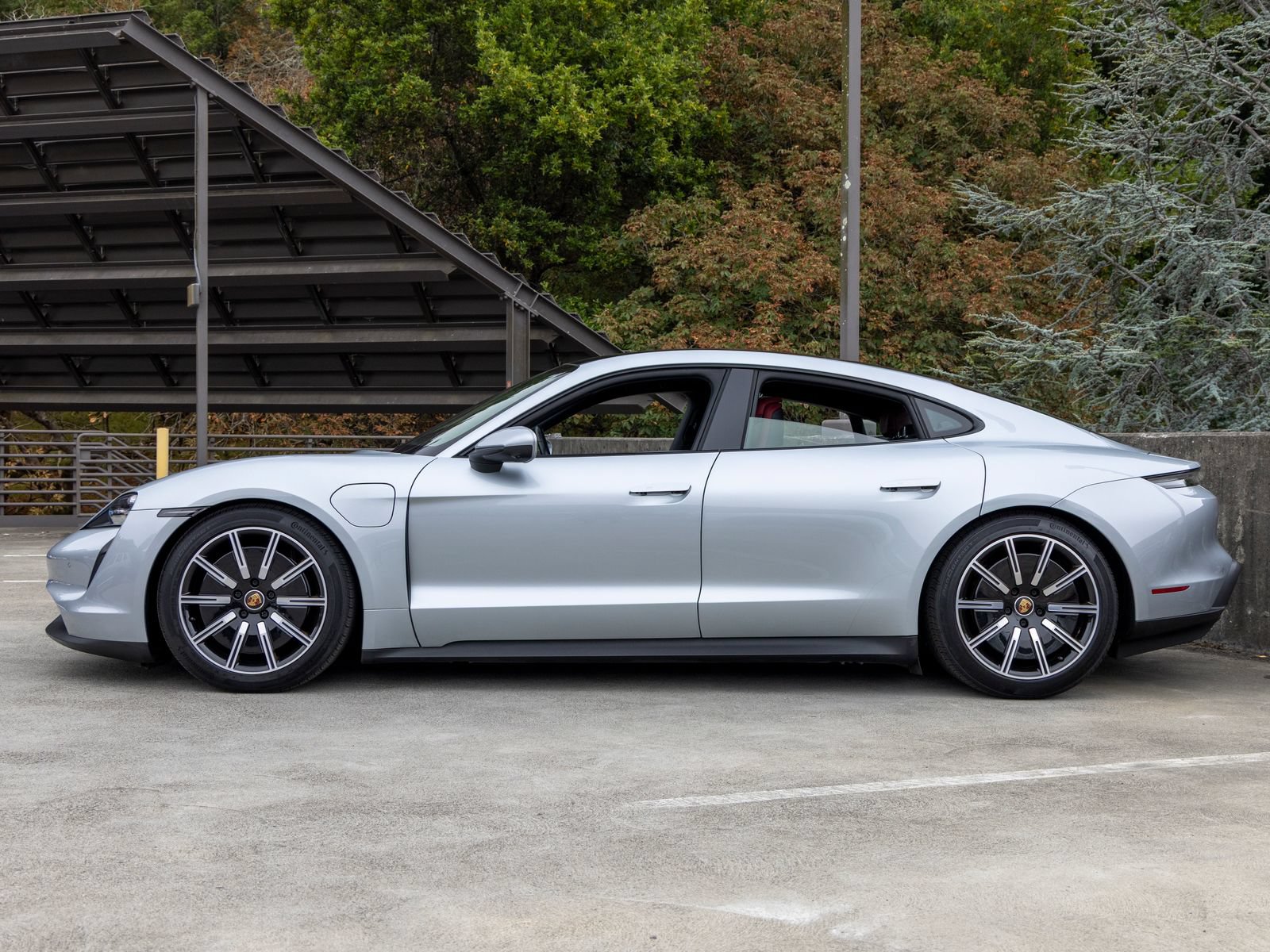 Certified 2021 Porsche Taycan 4S w/ Premium Package AWD/4WD image 2