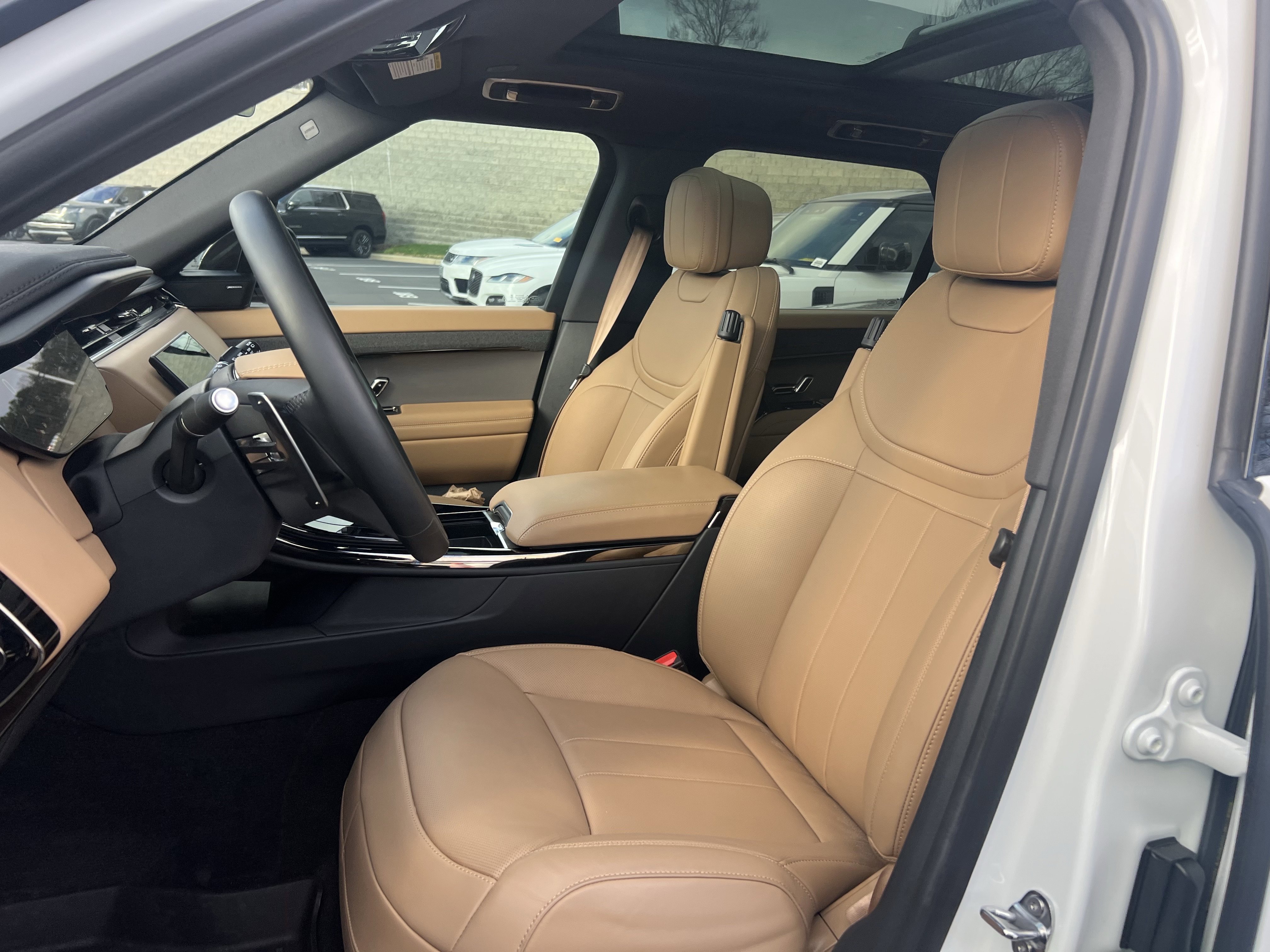 Certified 2025 Land Rover Range Rover Sport SE image 15