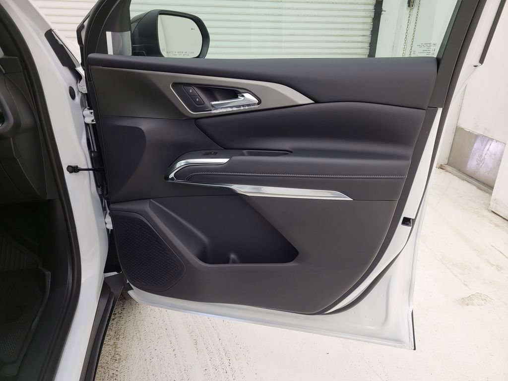 New 2026 Chevrolet Traverse LT w/ Driver Confidence Package FWD image 35