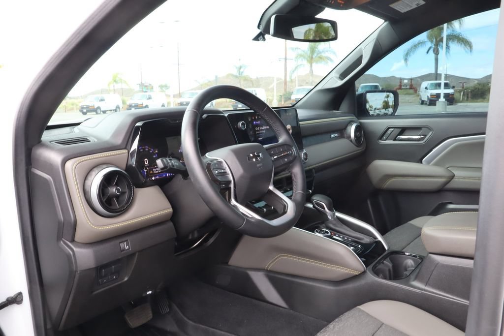 Used 2024 Chevrolet Colorado ZR2 w/ Technology Package AWD/4WD image 18