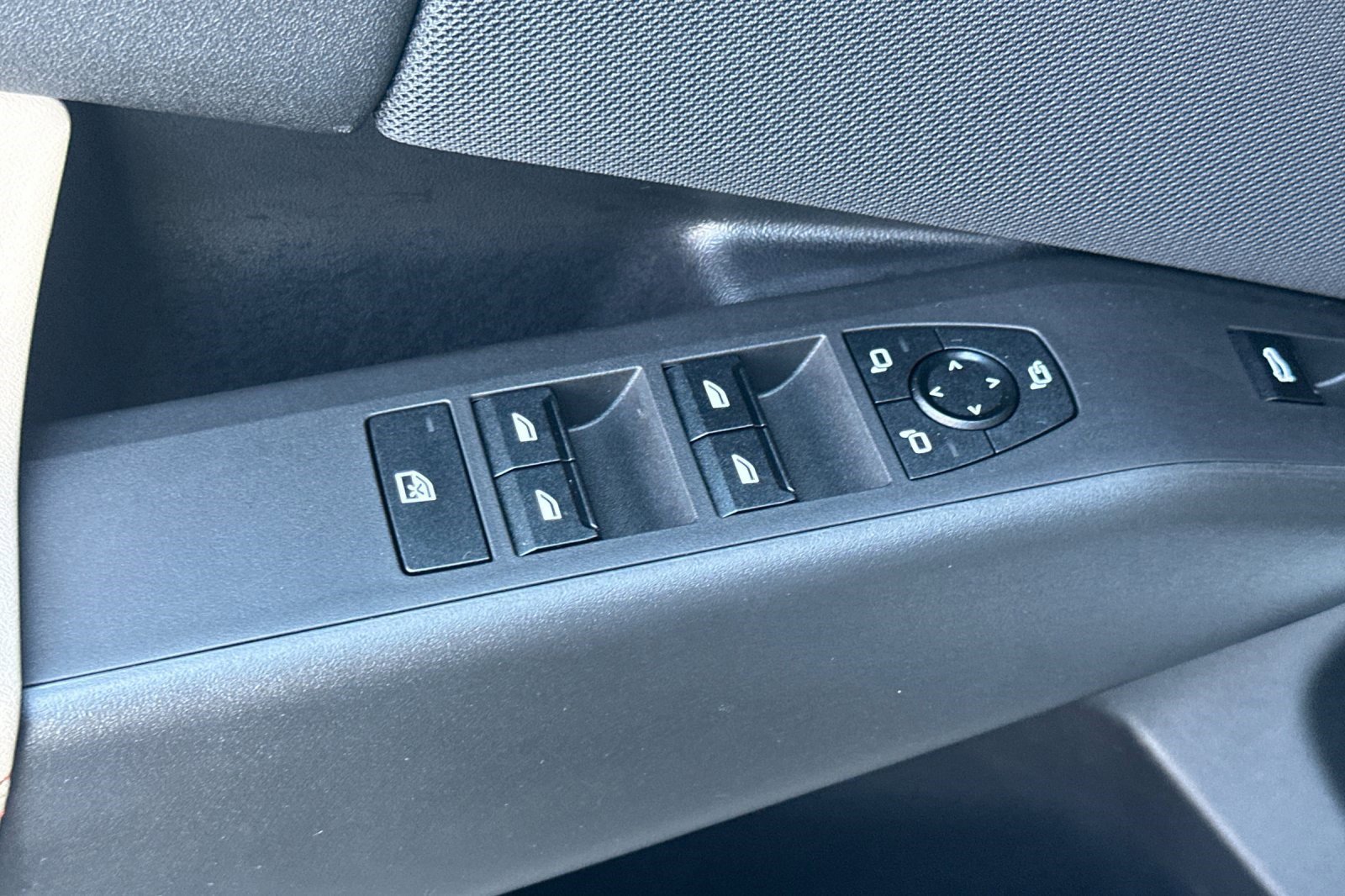 Used 2025 BMW X3 xDrive30i w/ Premium Package image 13