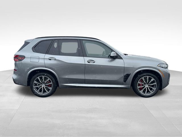 New 2026 BMW X5 xDrive40i w/ M Sport Package AWD/4WD image 2