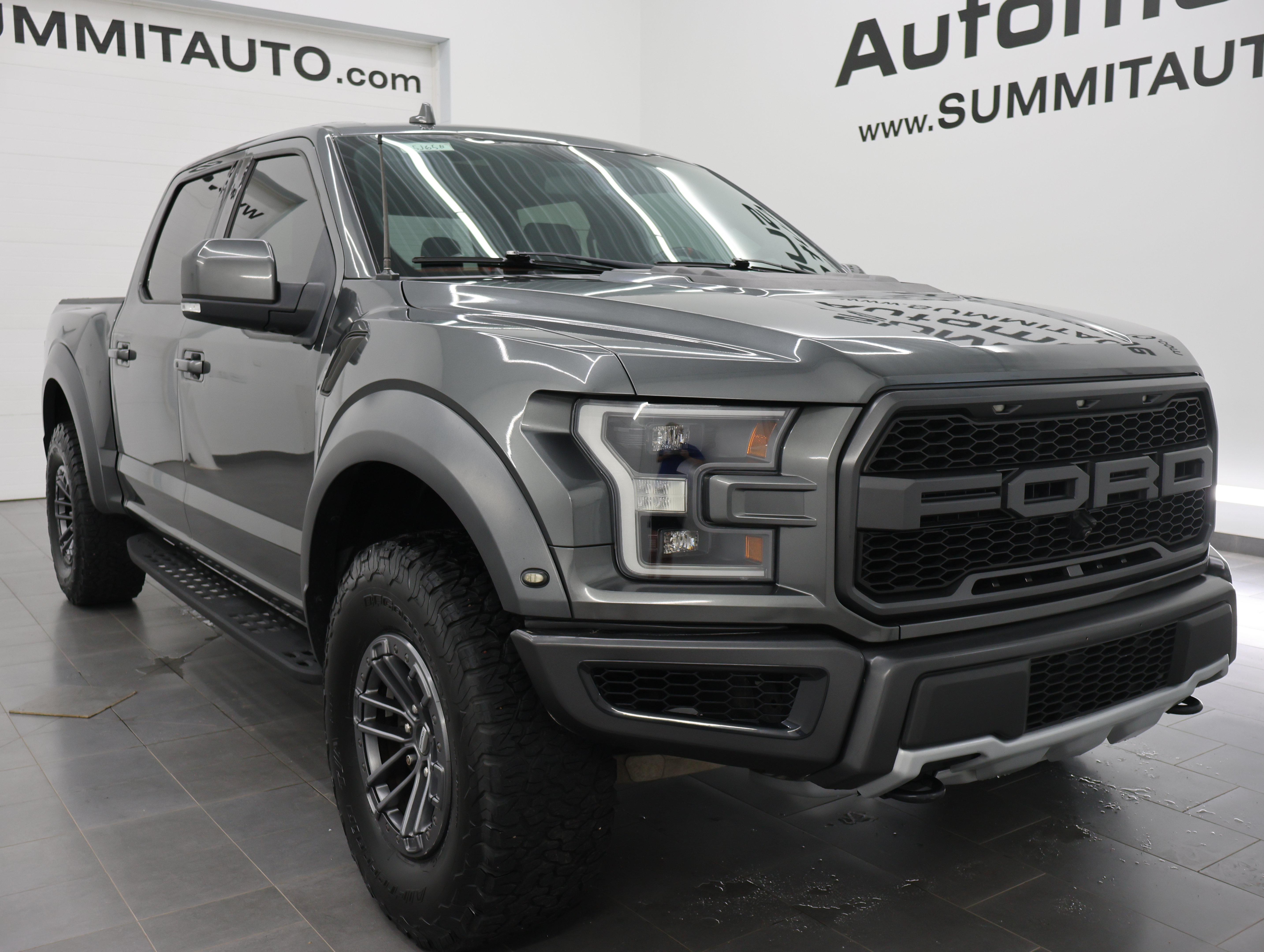 Used 2019 Ford F150 Raptor w/ Equipment Group 802A Luxury AWD/4WD image 2