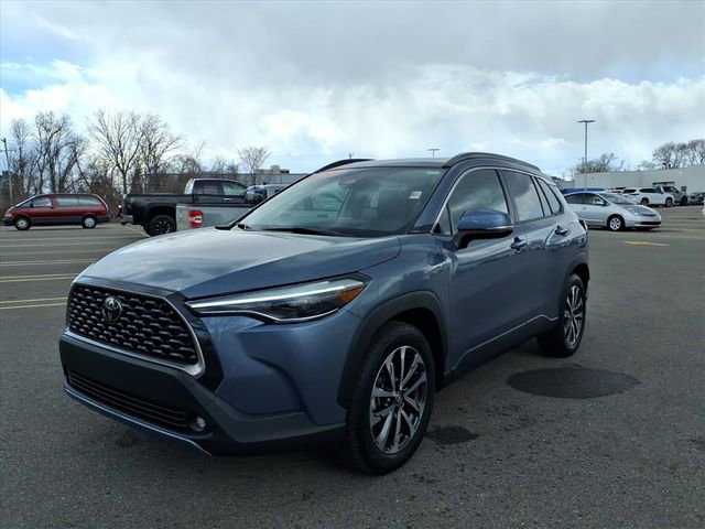 Certified 2023 Toyota Corolla Cross XLE w/ Convenience Package image 3