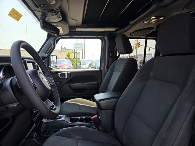Used 2023 Jeep Wrangler Unlimited w/ Sun & Screen Package AWD/4WD image 4