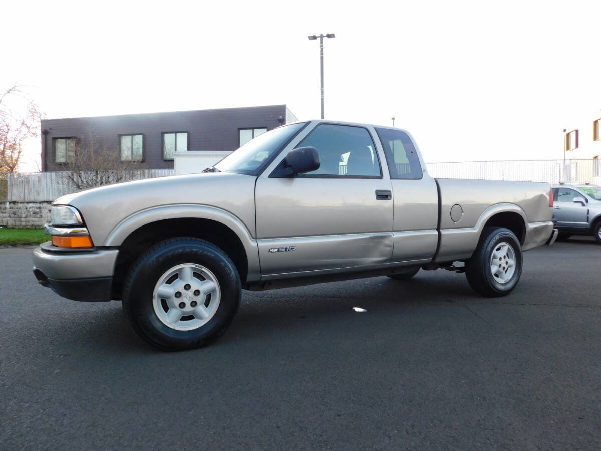 Used 2002 Chevrolet S10 Pickup LS w/ LS Preferred Equipment Group image 4