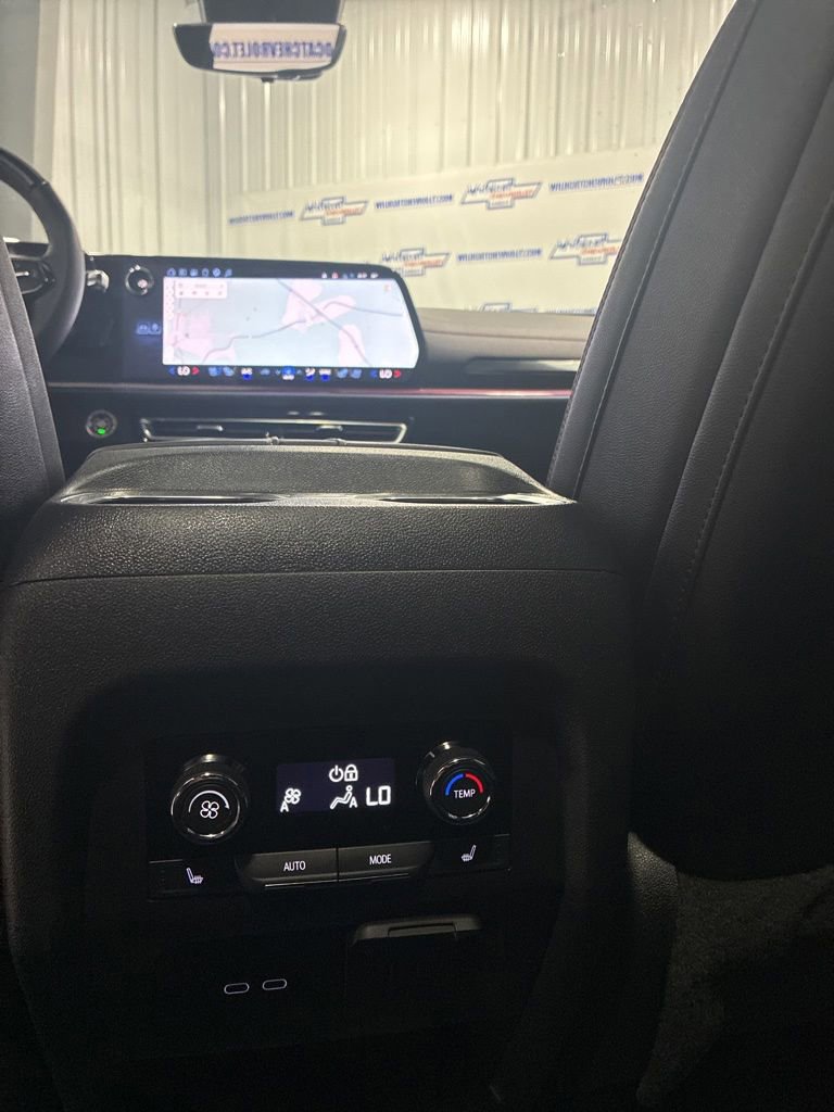 Used 2026 Chevrolet Traverse RS FWD image 39