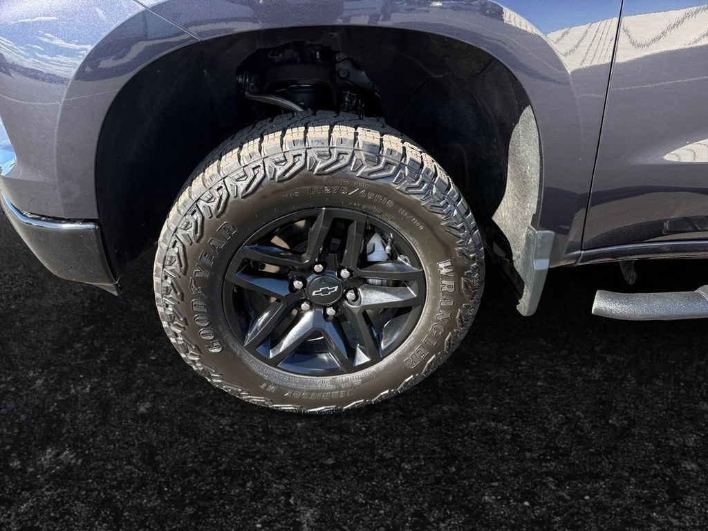 Used 2024 Chevrolet Silverado 1500 LT Trail Boss w/ Convenience Package II image 9