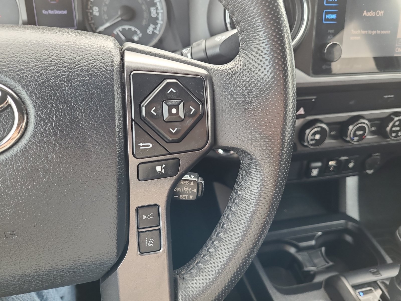 Used 2019 Toyota Tacoma TRD Sport AWD/4WD image 26