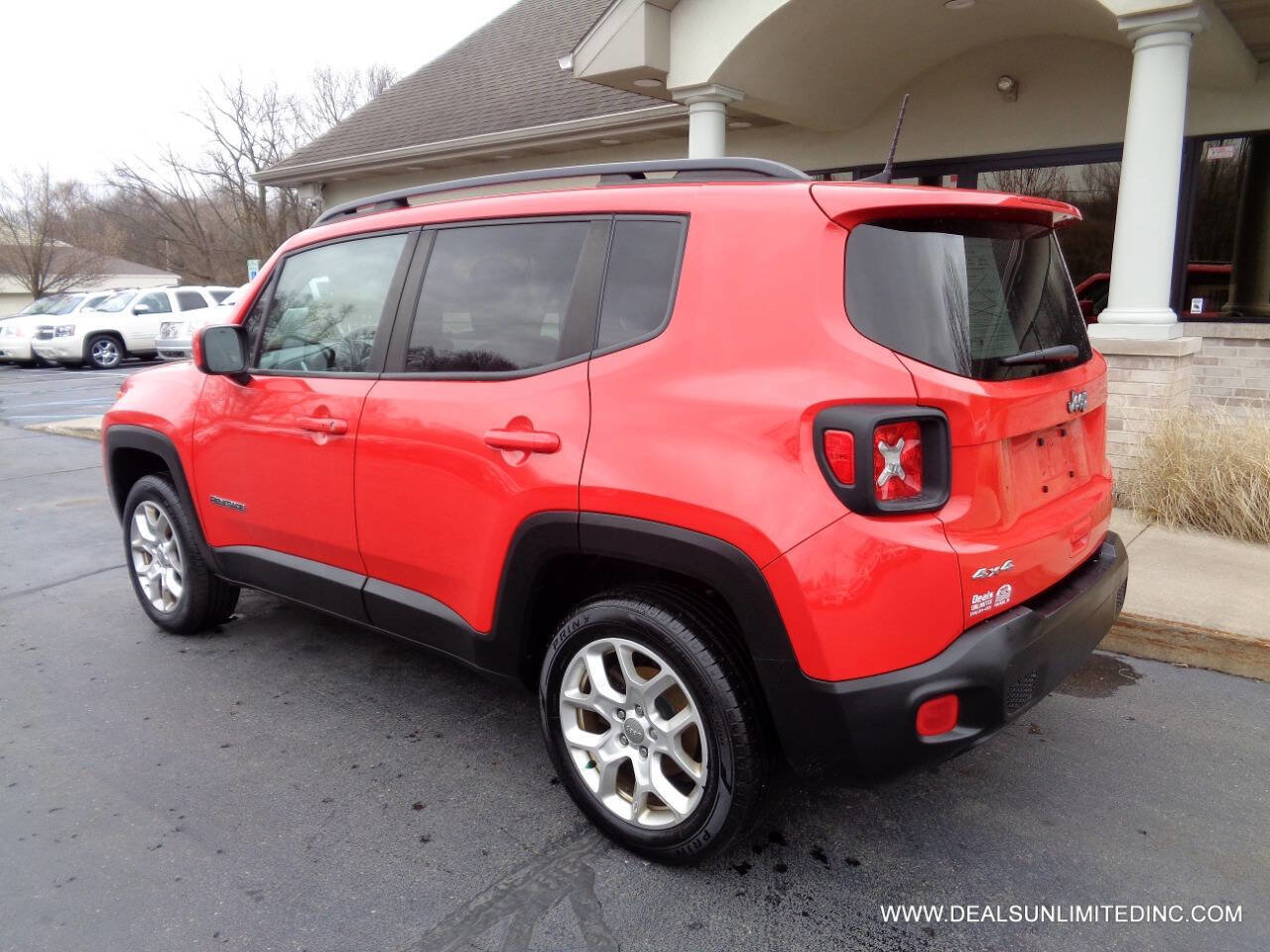 Used 2018 Jeep Renegade Latitude image 4