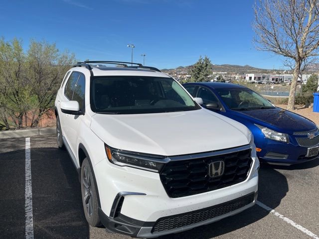 Certified 2023 Honda Pilot Touring image 2