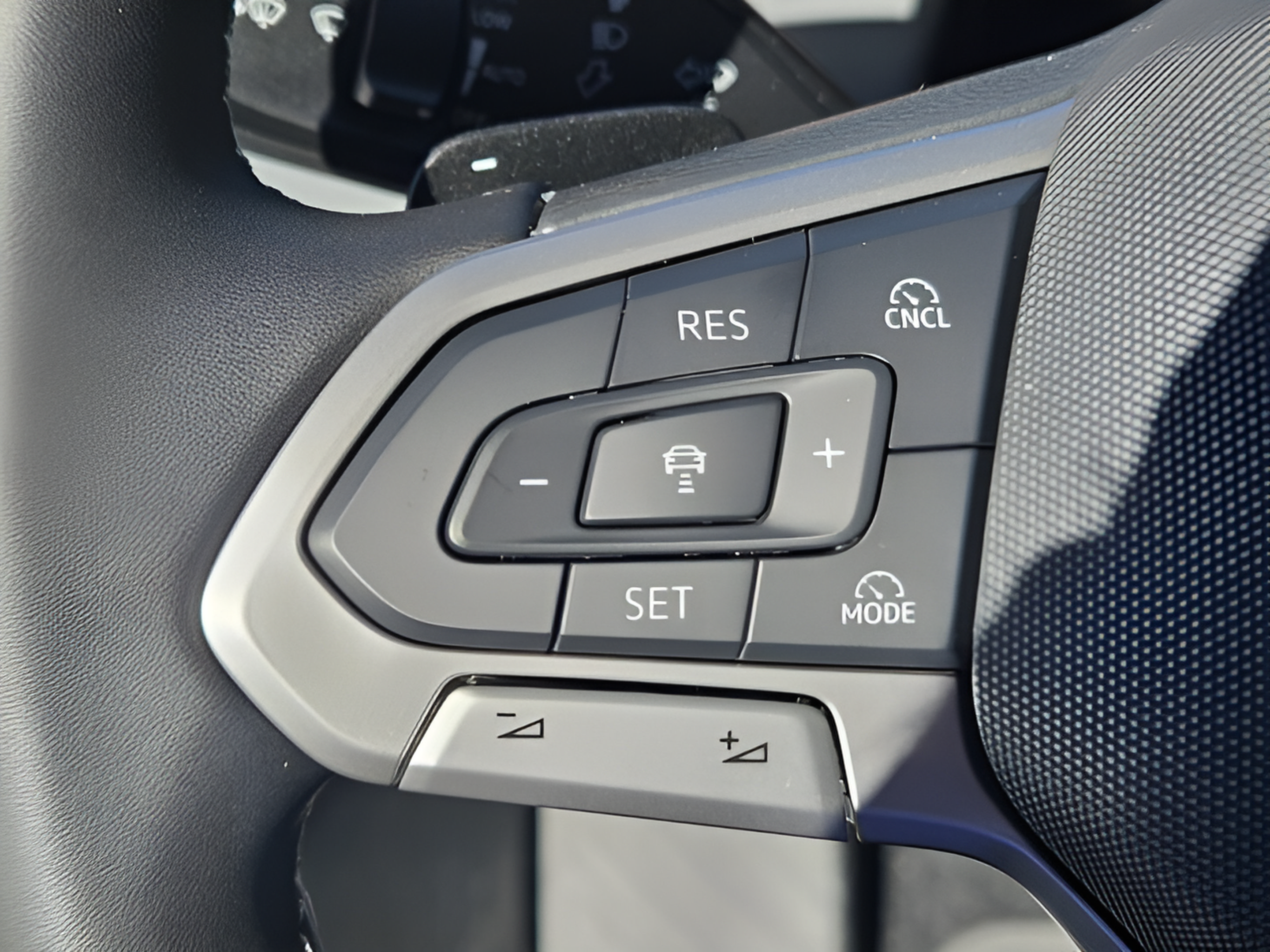 New 2027 Volkswagen Atlas SE FWD image 26