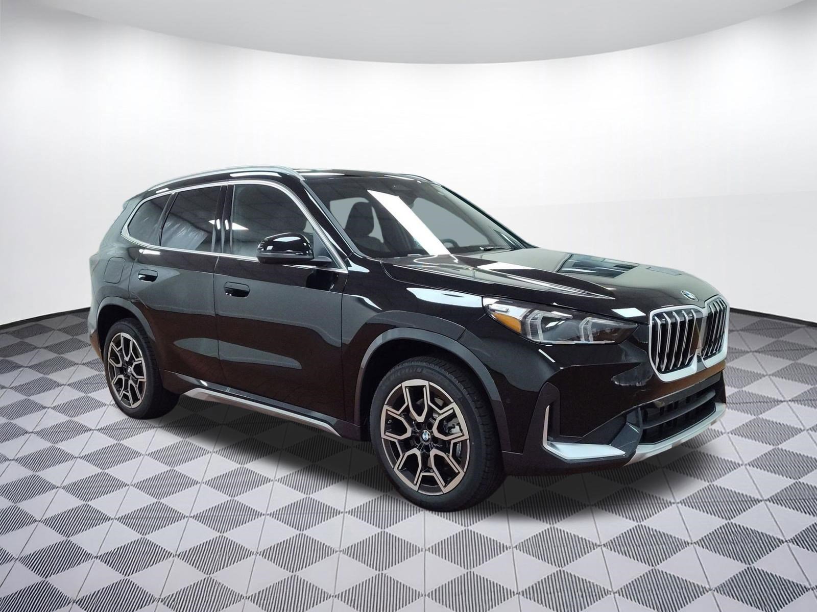 Used 2025 BMW X1 xDrive28i w/ Premium Package image 7
