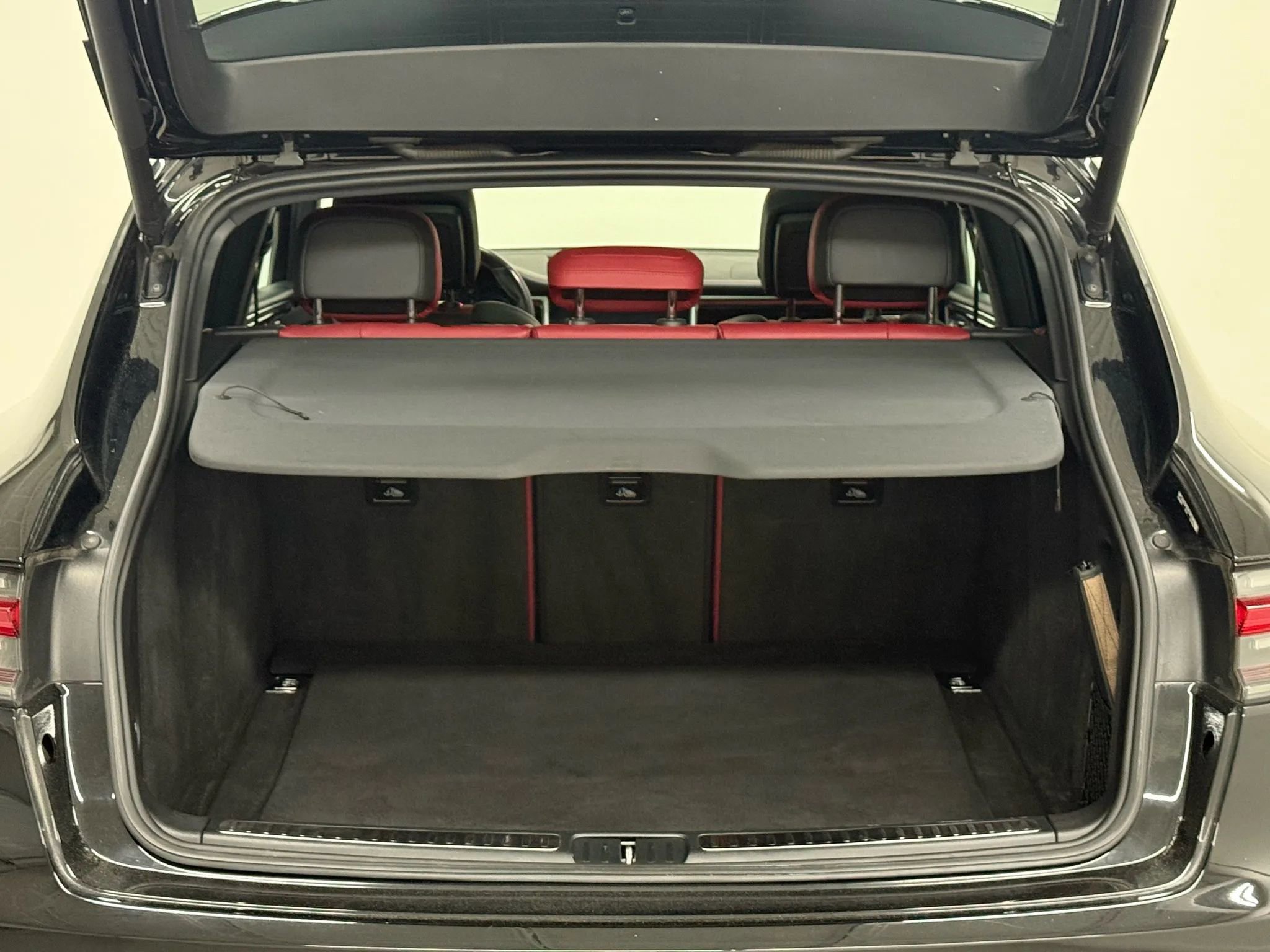 Used 2019 Porsche Macan Sport Edition image 35