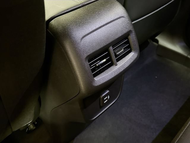 Used 2024 GMC Terrain SLE FWD image 24