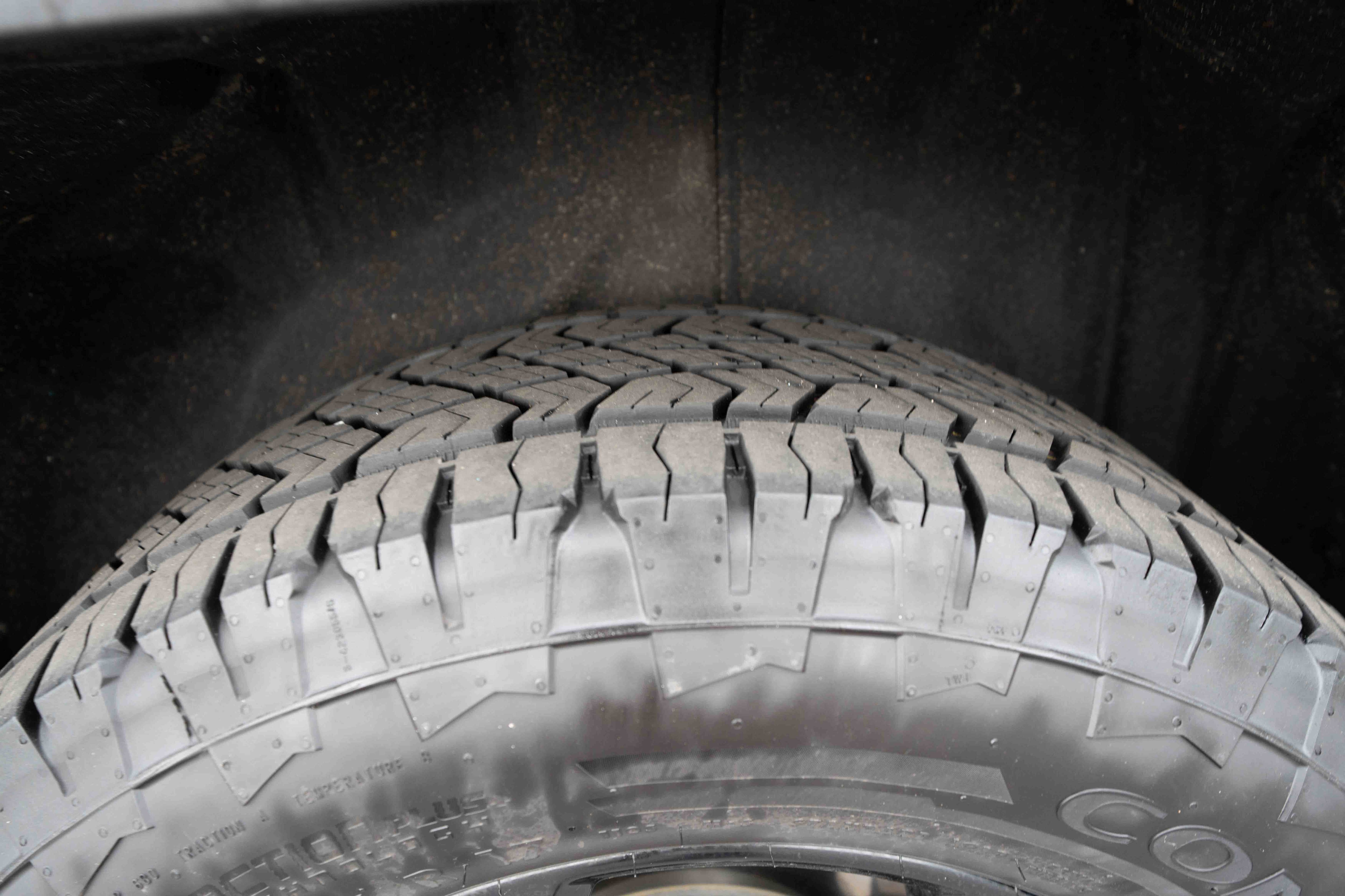 Used 2023 GMC Acadia AT4 w/ Technology Package image 30