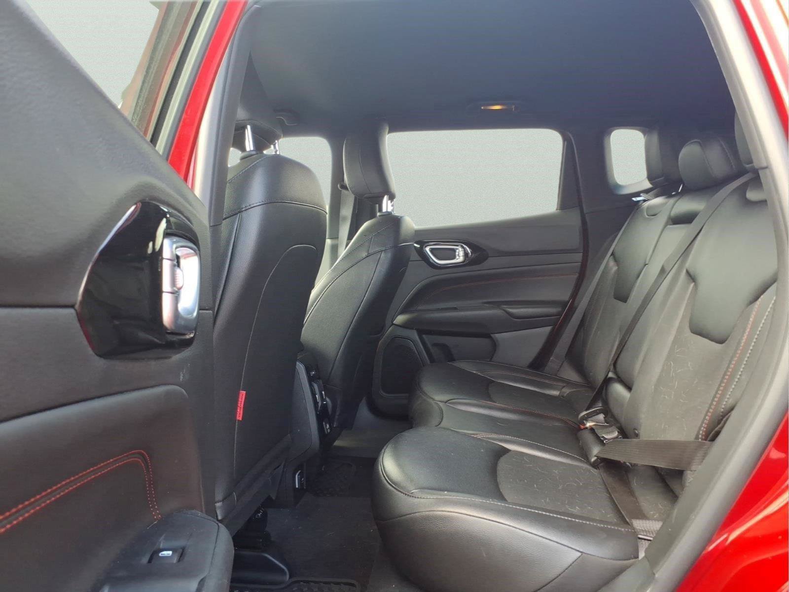 Used 2025 Jeep Compass Trailhawk AWD/4WD image 11