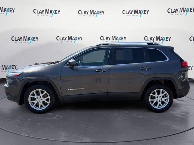 Used 2018 Jeep Cherokee Latitude Plus FWD image 2