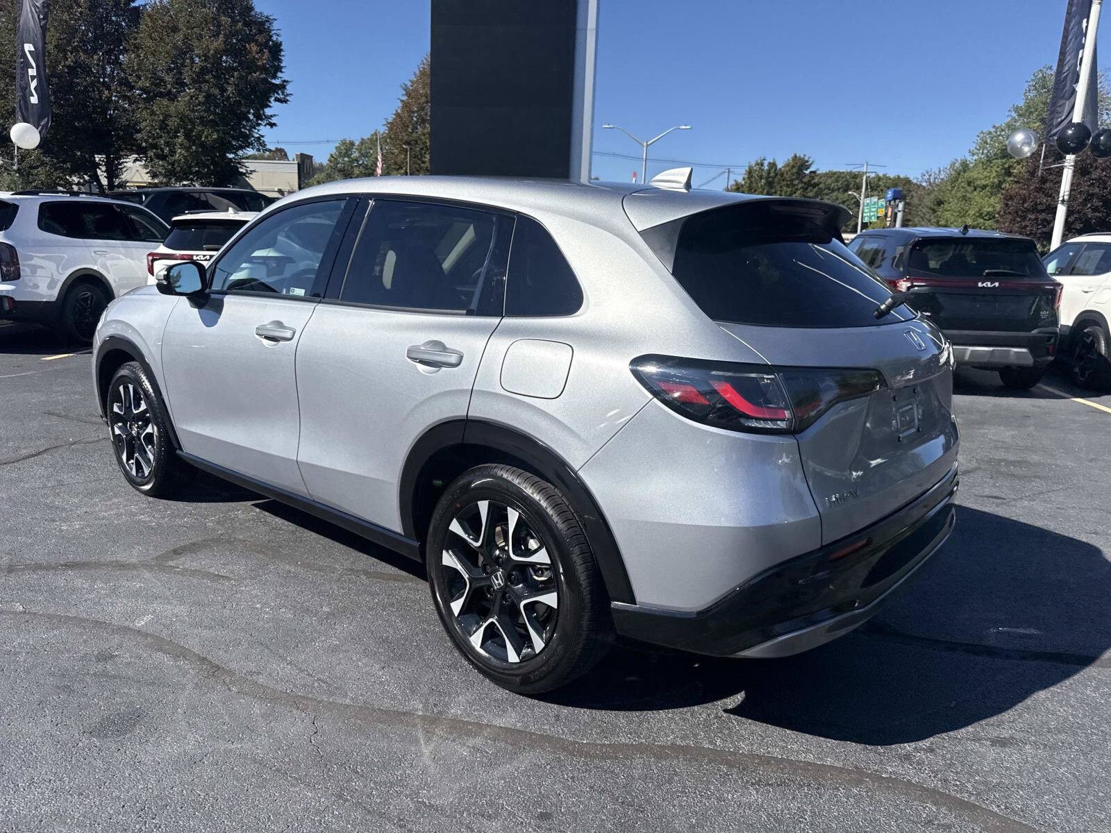 Used 2026 Honda HR-V EX-L image 3