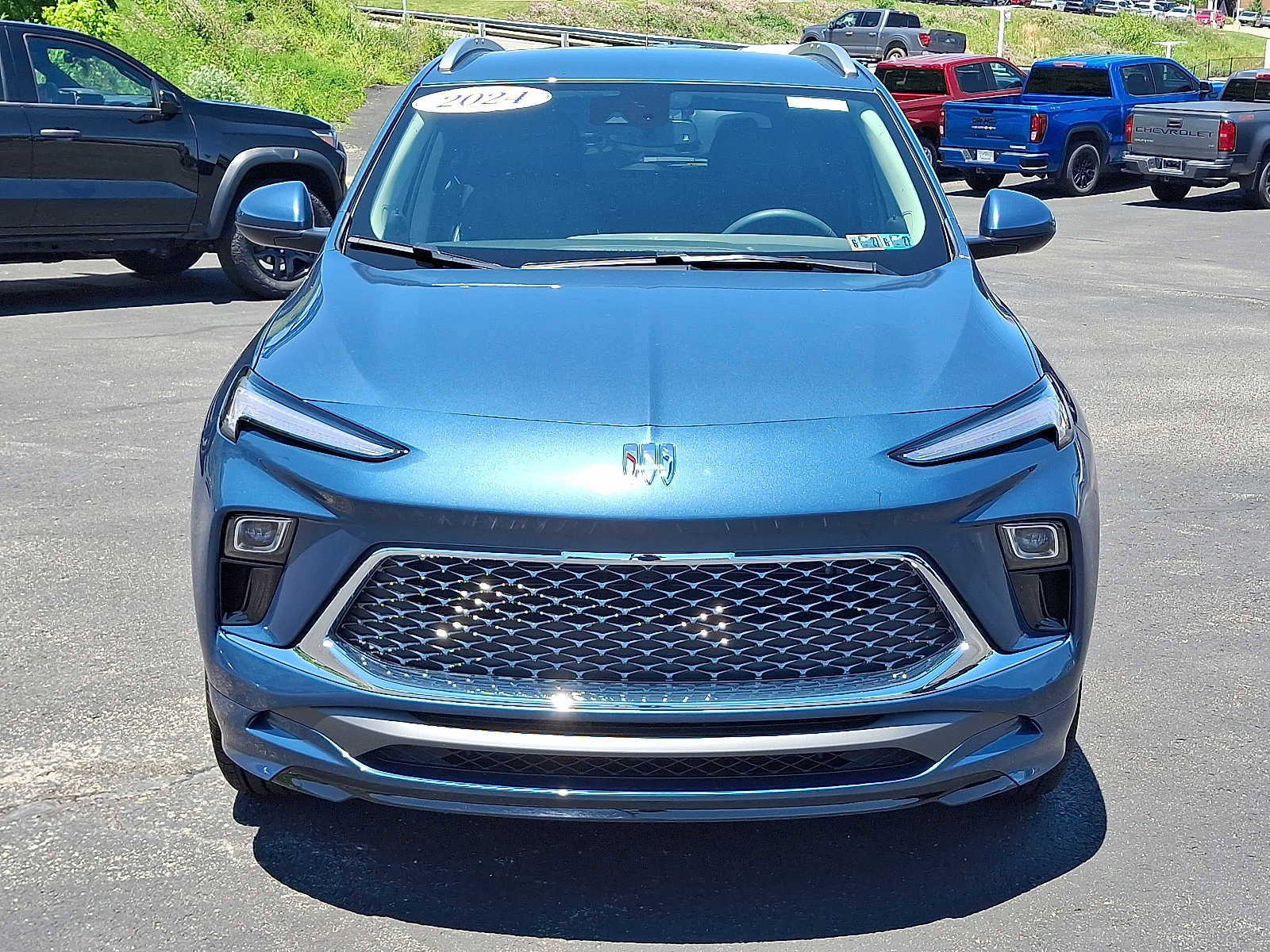 Used 2024 Buick Encore GX Avenir w/ Avenir Convenience Package AWD/4WD image 3