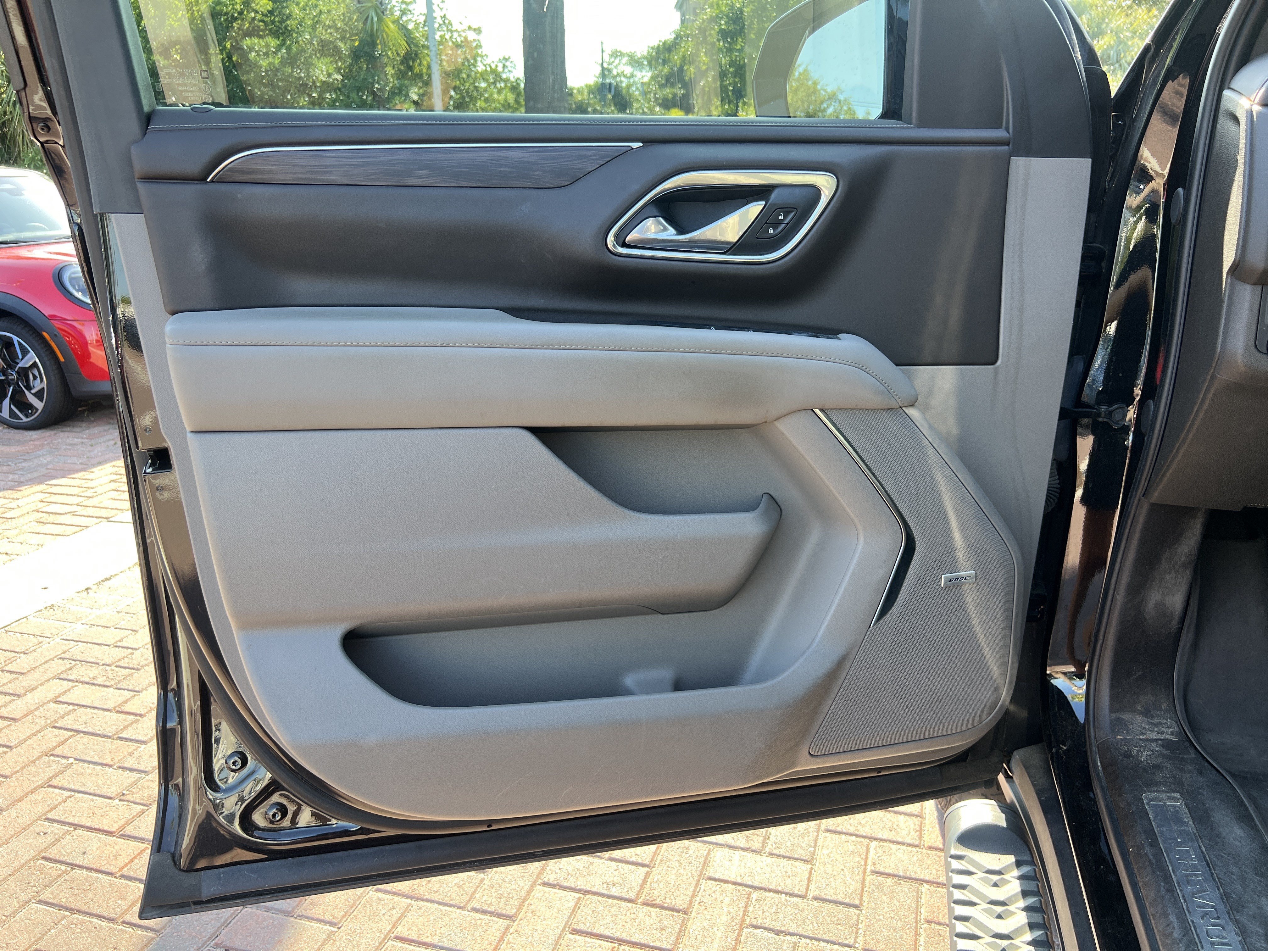 Used 2023 Chevrolet Tahoe Z71 AWD/4WD image 14