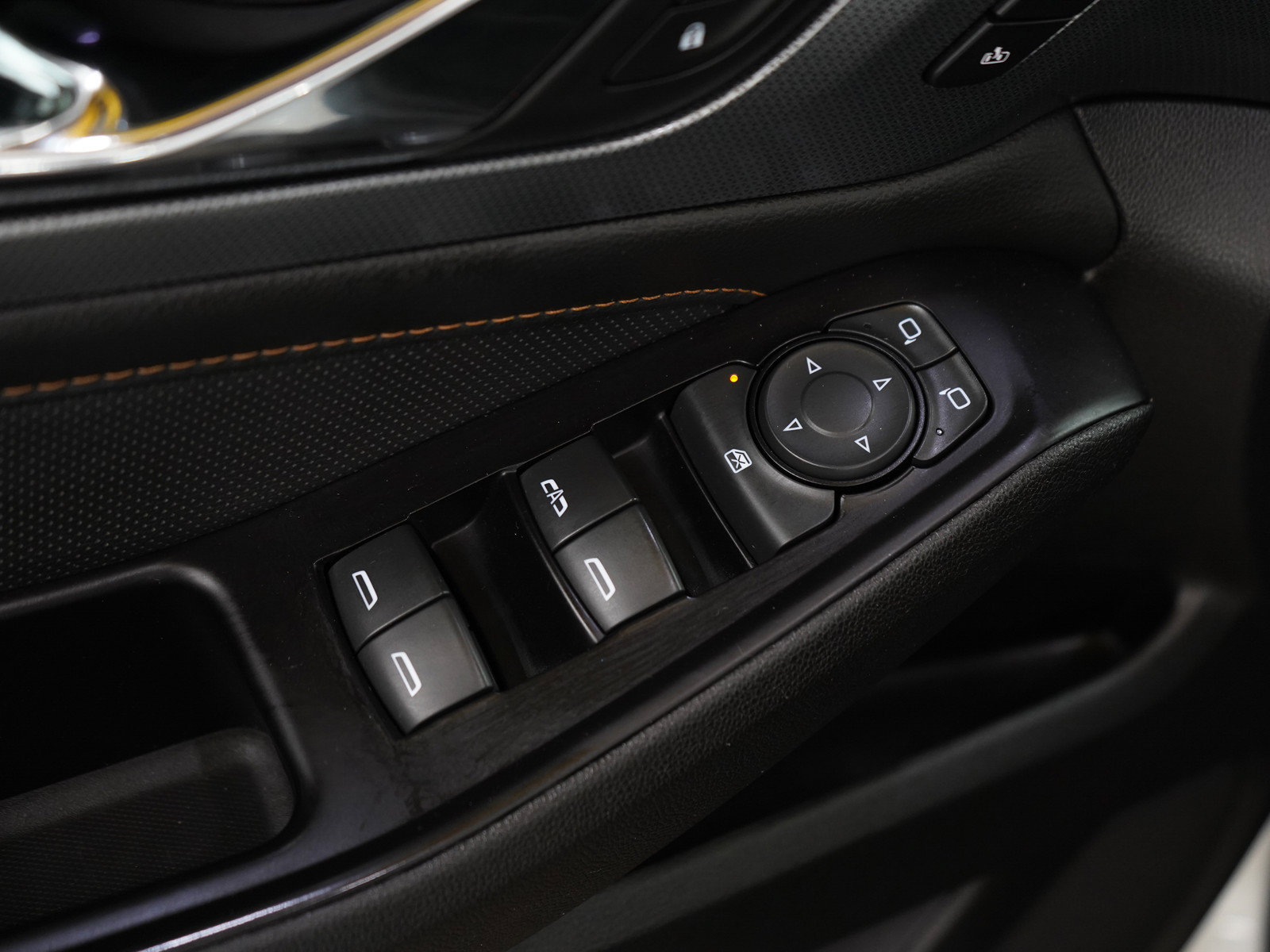Used 2019 Chevrolet Traverse Premier w/ Redline Edition AWD/4WD image 21