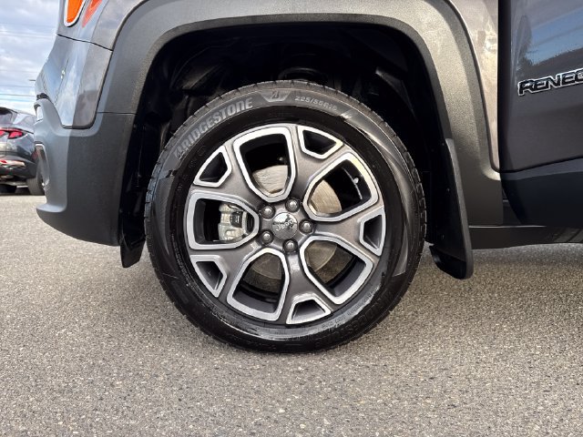 Used 2018 Jeep Renegade Limited AWD/4WD image 27
