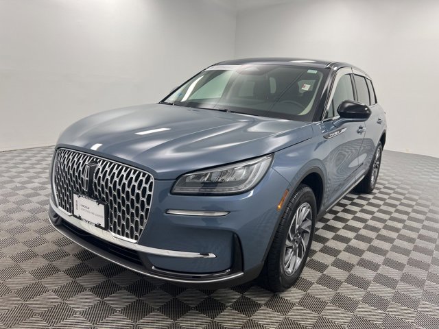 Certified 2025 Lincoln Corsair AWD image 2