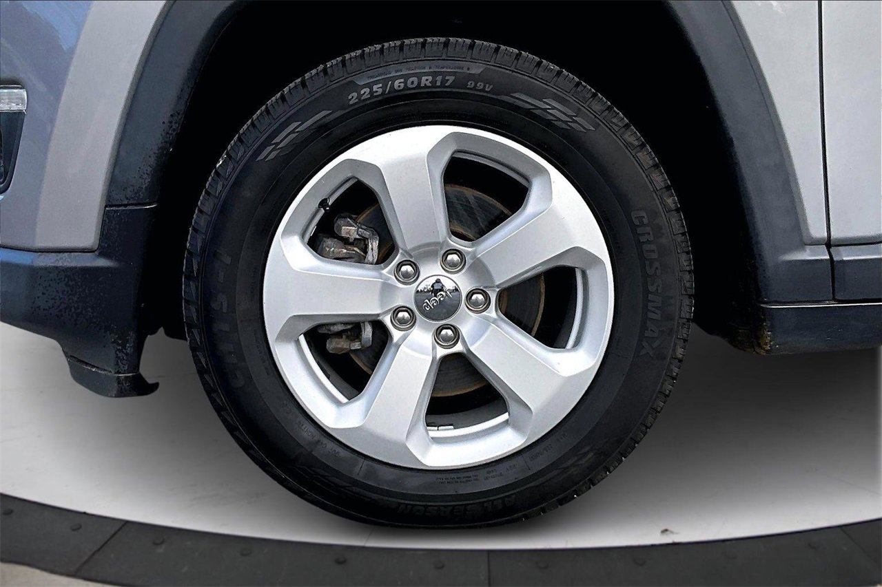 Certified 2019 Jeep Compass Latitude w/ Cold Weather Group image 30