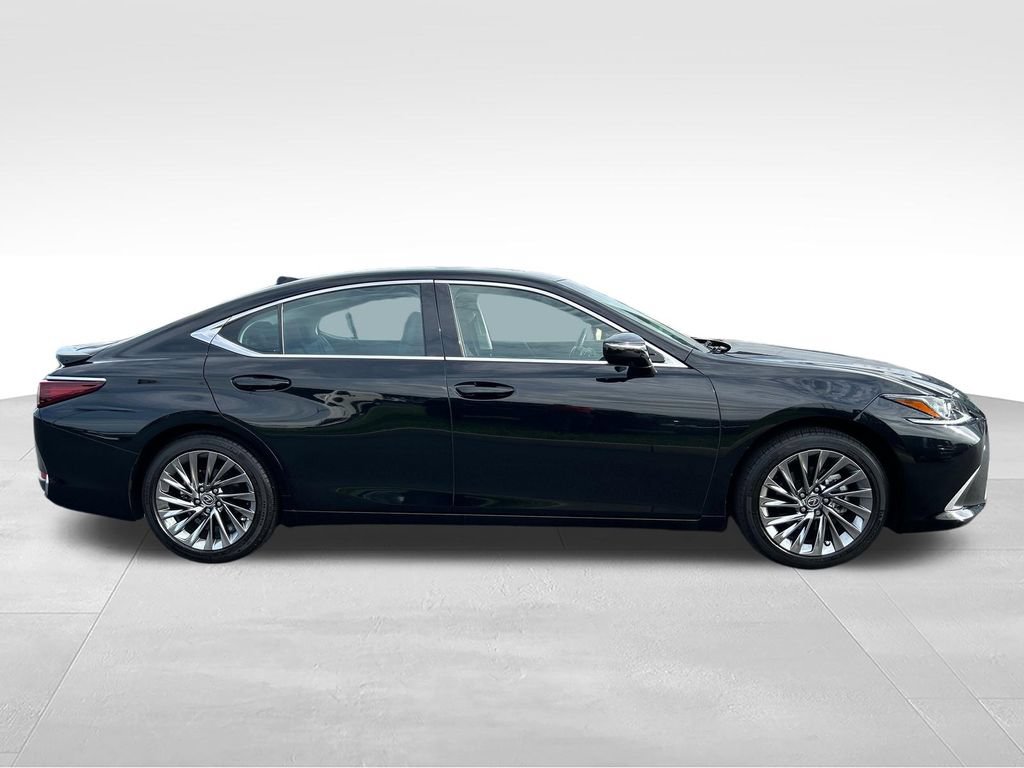 Used 2024 Lexus ES 300h w/ Accessory Package (Z2) FWD image 6