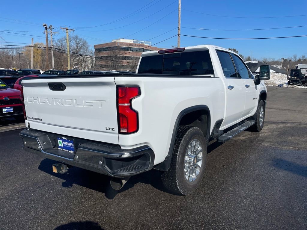 Used 2025 Chevrolet Silverado 3500 LTZ w/ LTZ Premium Package image 6