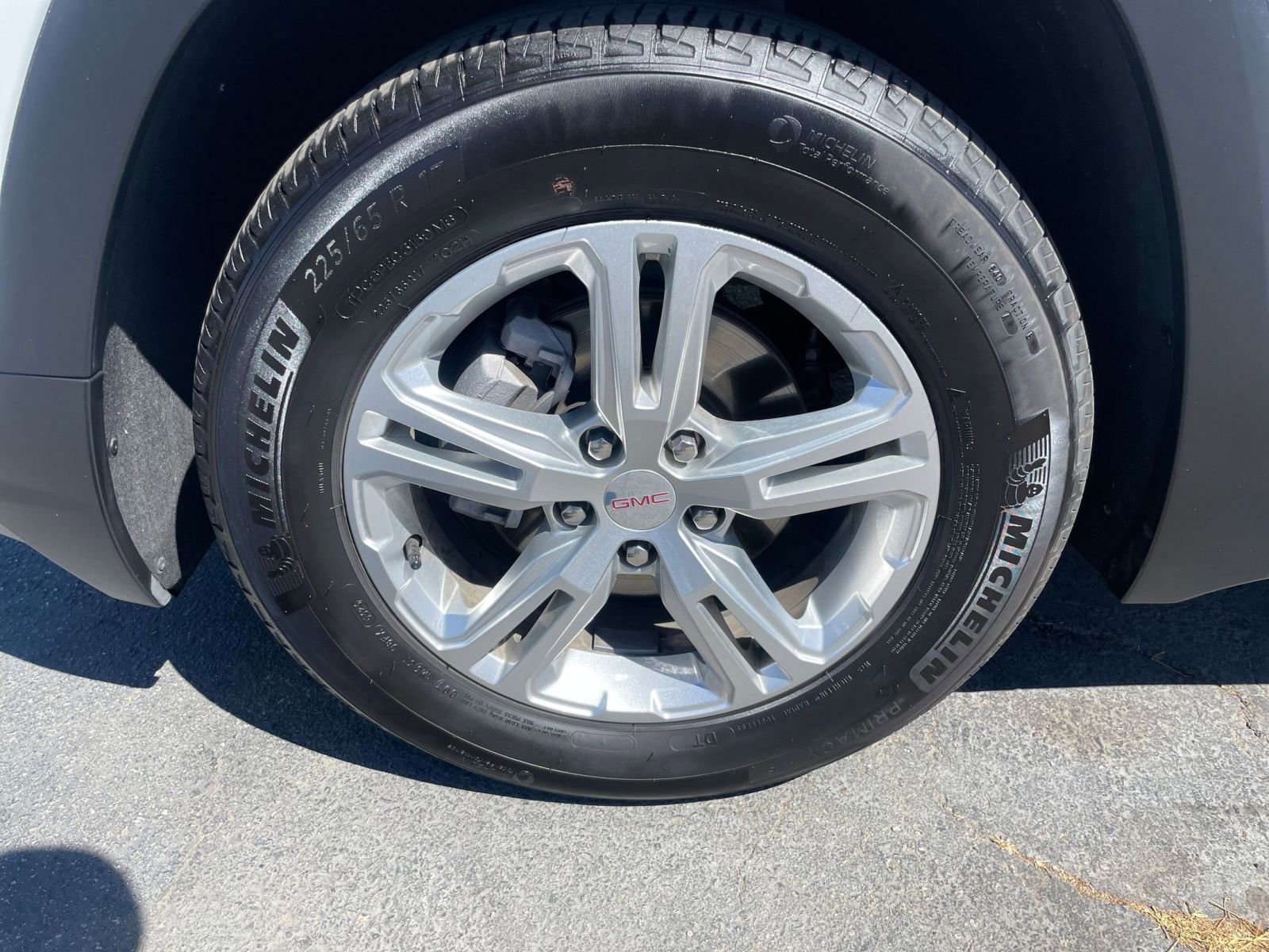 Used 2024 GMC Terrain SLE image 30