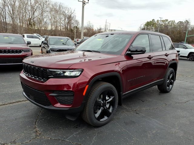 New 2025 Jeep Grand Cherokee Altitude image 5
