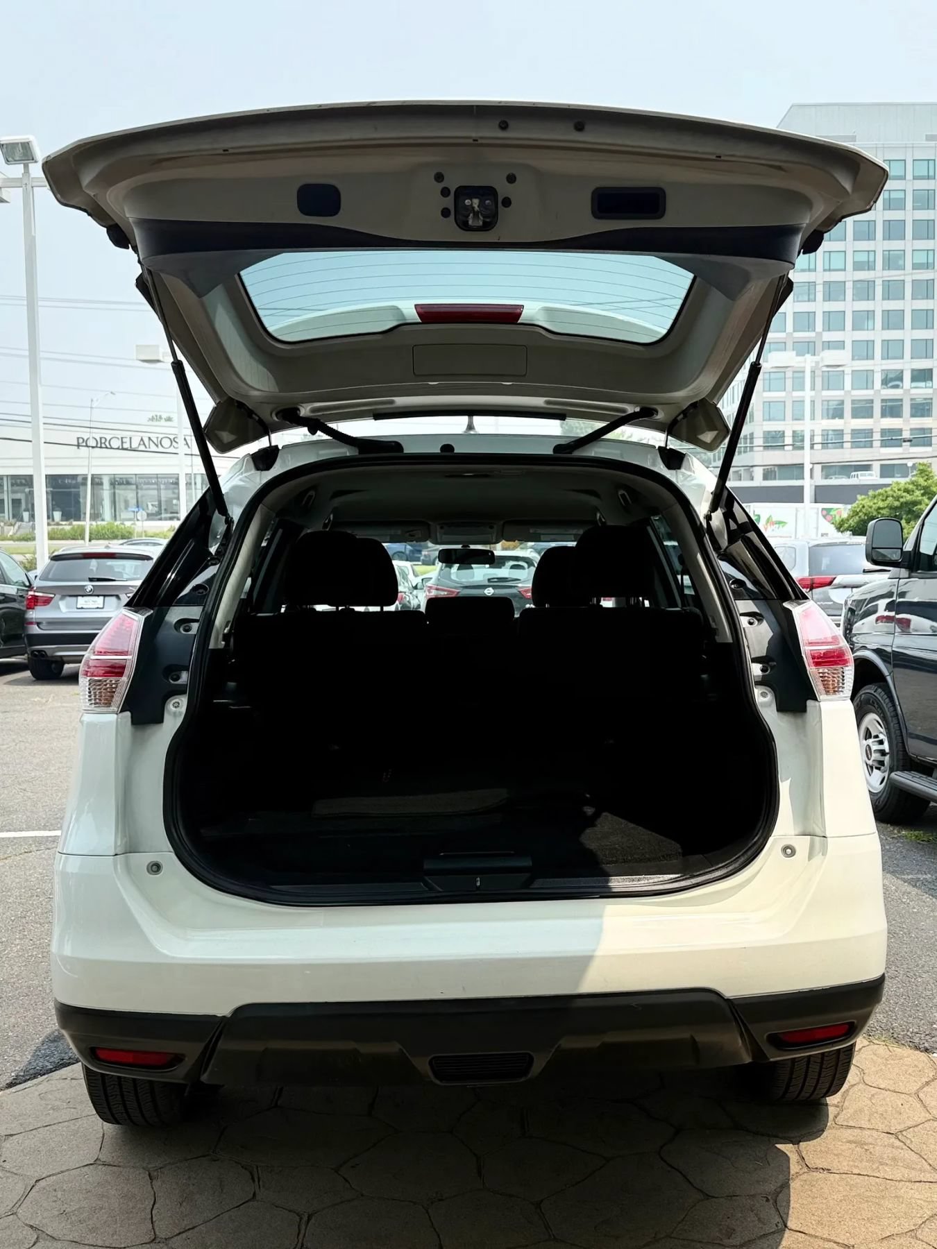 Used 2016 Nissan Rogue S FWD image 38