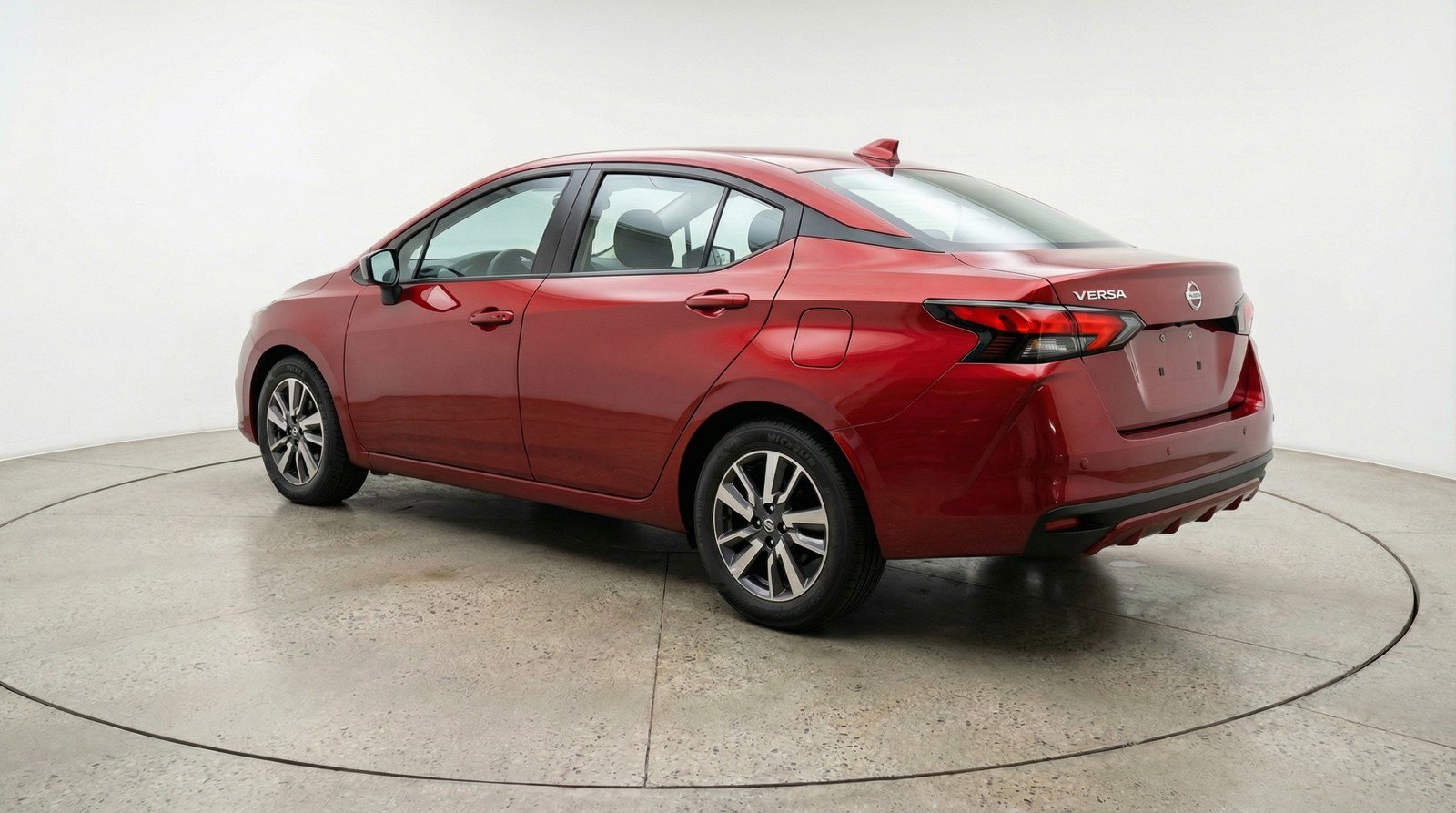 Used 2025 Nissan Versa SV image 6