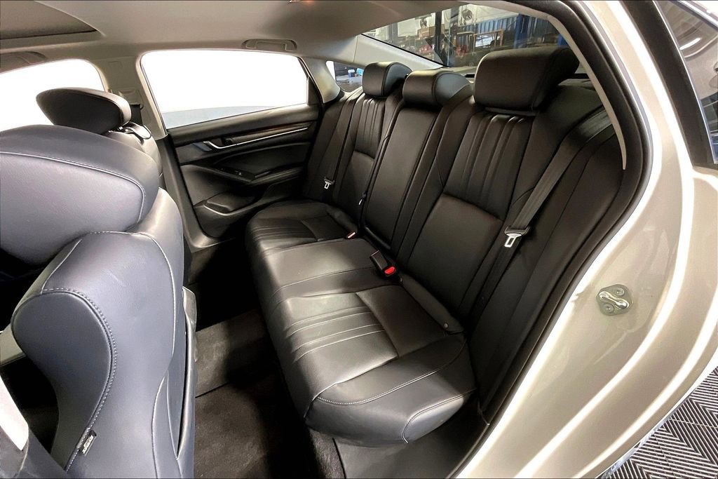 Used 2018 Honda Accord Touring image 37