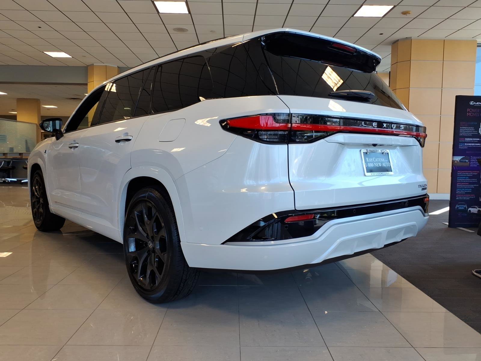 New 2026 Lexus TX 500h AWD image 10