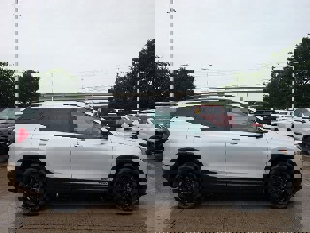 Certified 2021 GMC Terrain SLT w/ Elevation Edition FWD image 3