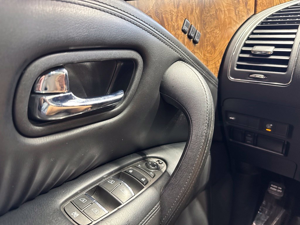 Used 2022 Nissan Armada SL w/ Captain's Chairs Package AWD/4WD image 9