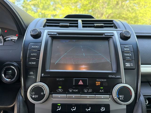 Used 2014 Toyota Camry SE w/ Leather Package FWD image 17