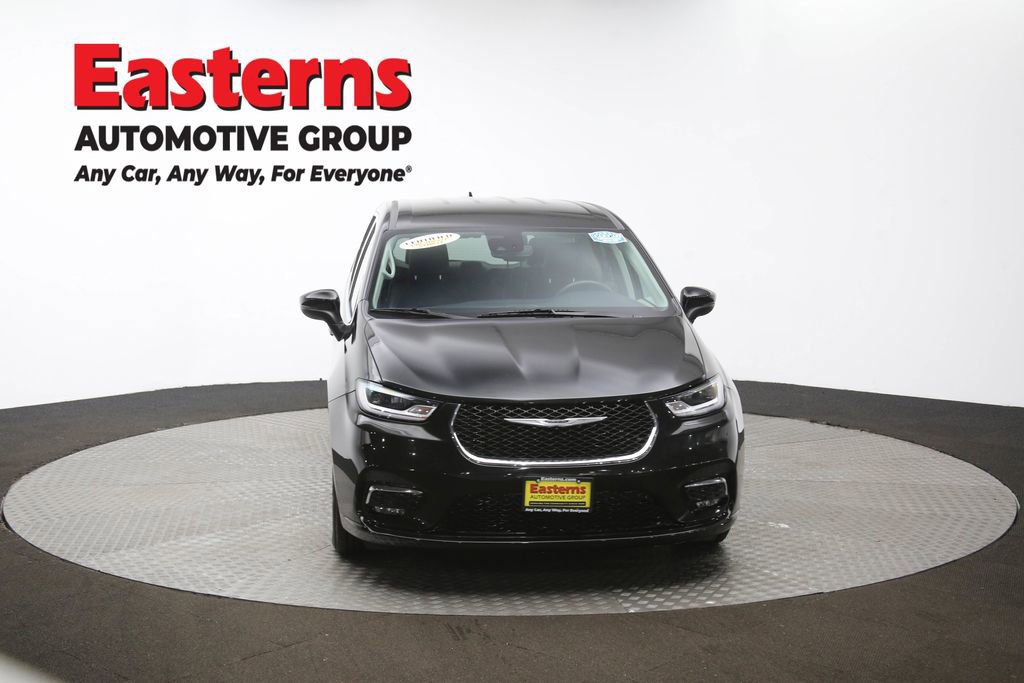 Used 2023 Chrysler Pacifica Touring-L FWD image 51