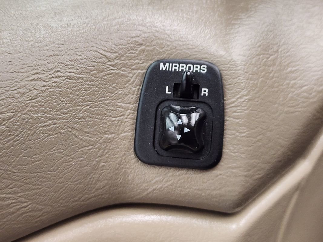 Used 2004 Ford Taurus SE image 11