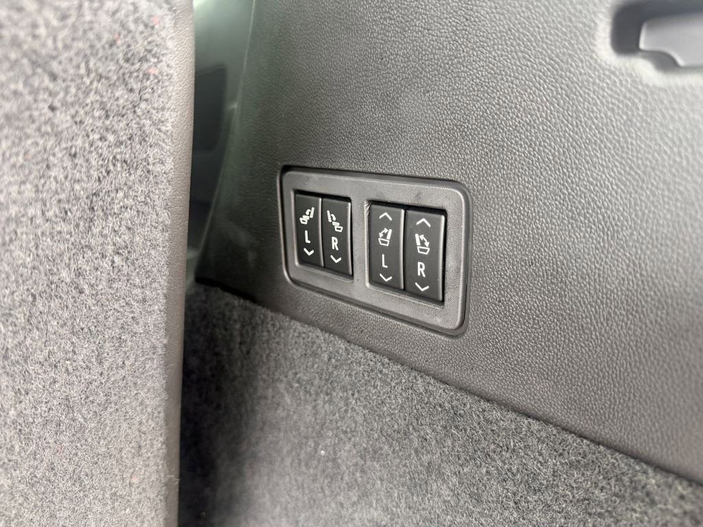 Used 2023 Cadillac XT6 Premium Luxury w/ Technology Package AWD/4WD image 33