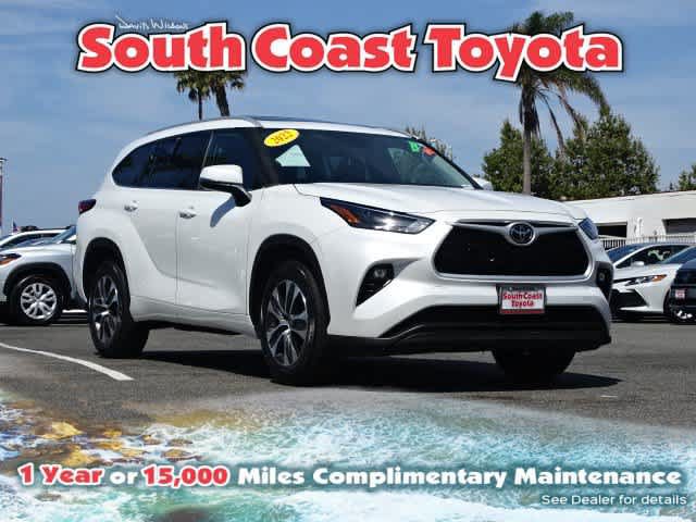 Used 2022 Toyota Highlander XLE FWD image 1