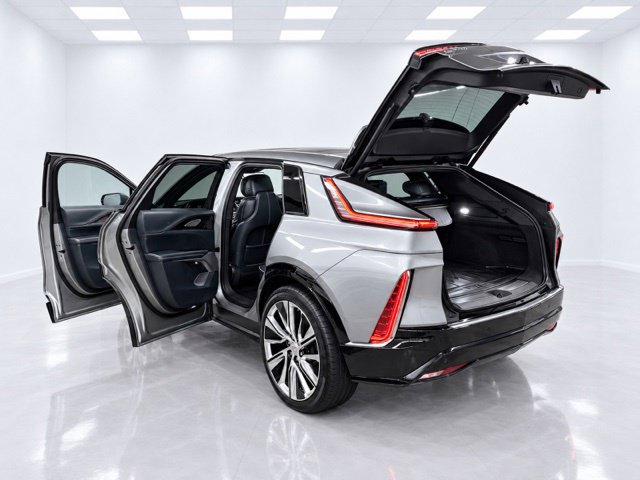 Used 2024 Cadillac Lyriq Luxury w/ Nappa Leather Package AWD/4WD image 13